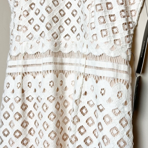 Lulus NWT Steal A Kiss White Lace Dress Medium mini halter fitted open back‎ - Picture 4 of 12